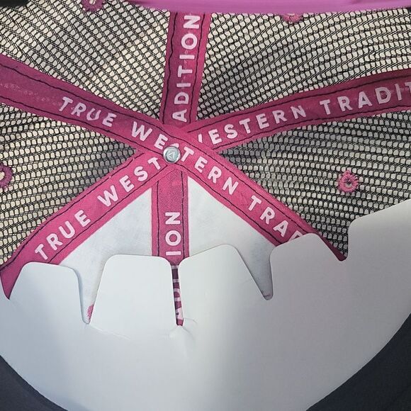 Pendleton Whisky Let'er Buck Muddy Girl Camo Mesh Snapback Trucker Hat - Picture 4 of 5